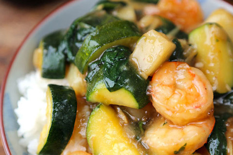 Easy Shrimp, Zucchini and Potato Ankake Donburi Recipe - this is a traditional Japanese rice bowl recipe using Western ingredients. It's healthy and super tasty! #japanesefood #ricebowl #healthyrecipes Tiger USA