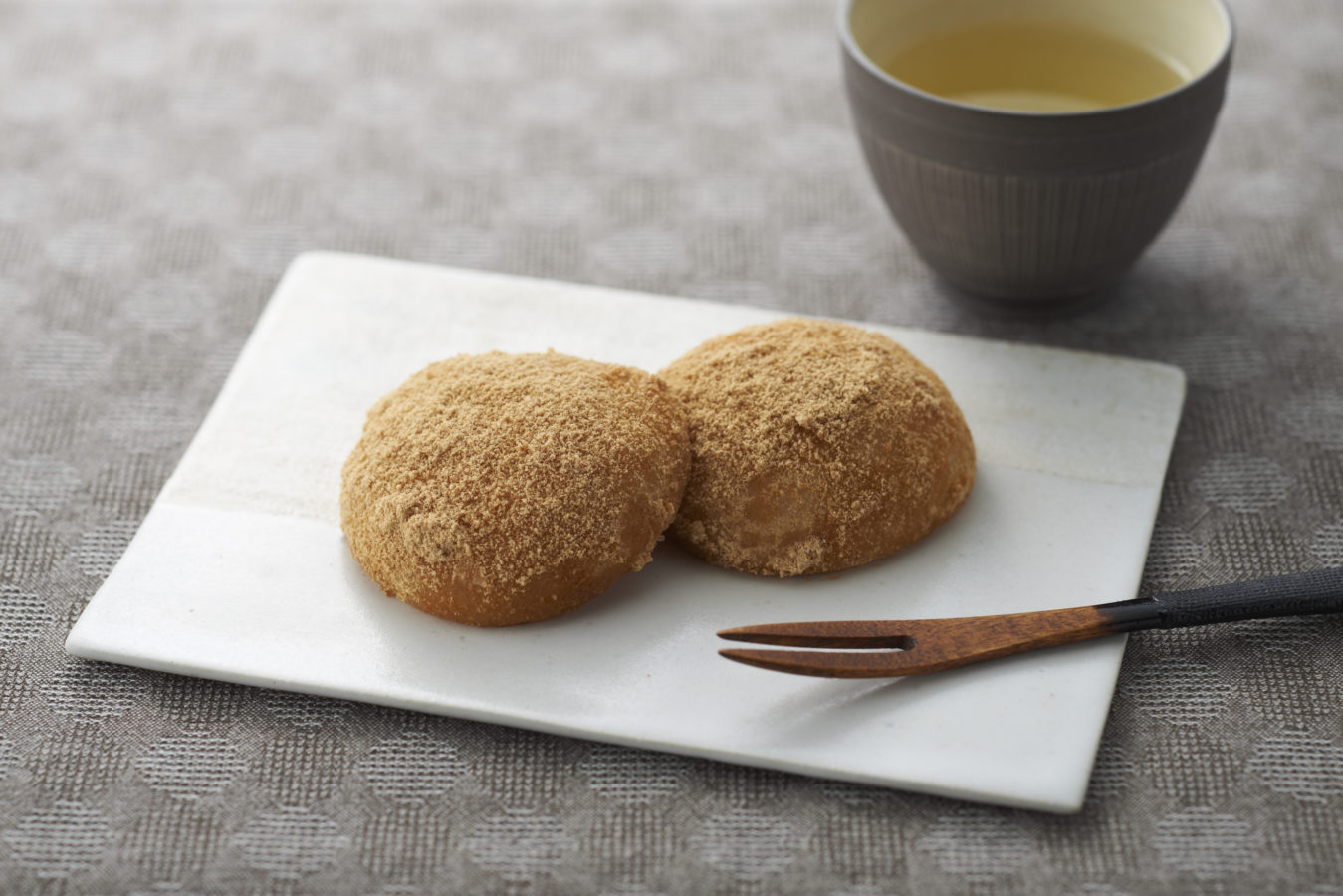 Kinako Mochi (Rice Cakes with Soybean Flour) きなこ餅