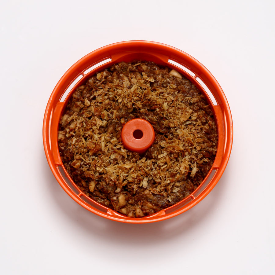 minced pork in Tiger Tacook steam tray.