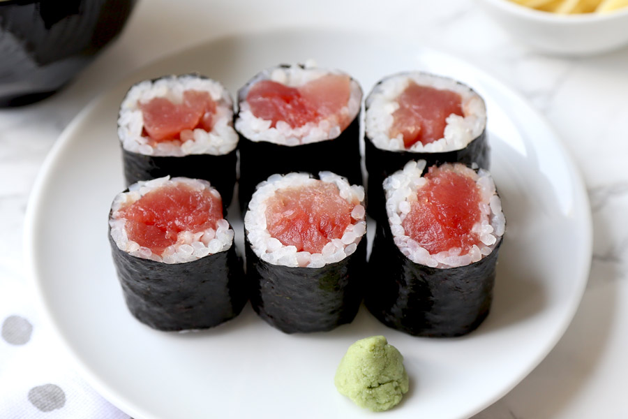 tekka maki - tuna roll